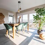 Апартаменты Design Zentral Fuer 6 In Andernach: Ausblick, Wifi, Kueche Андернах