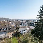 Design Zentral Fuer 6 In Andernach: Ausblick, Wifi, Kueche