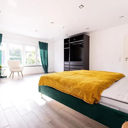 Design Zentral Fuer 6 In Andernach: Ausblick, Wifi, Kueche Daire Andernach