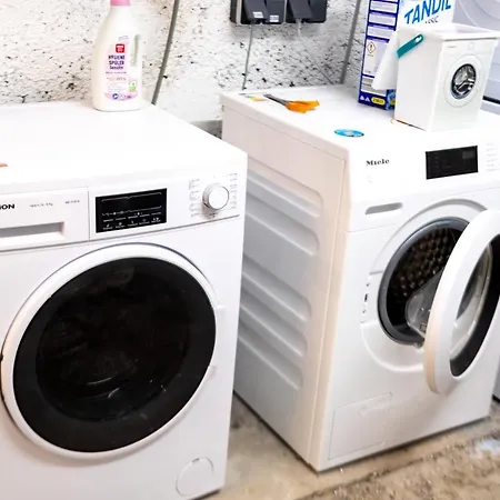 Design Zentral Fuer 6 In Andernach: Ausblick, Wifi, Kueche Appartement Andernach