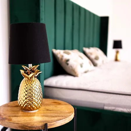 Daire Design Zentral Fuer 6 In Andernach: Ausblick, Wifi, Kueche