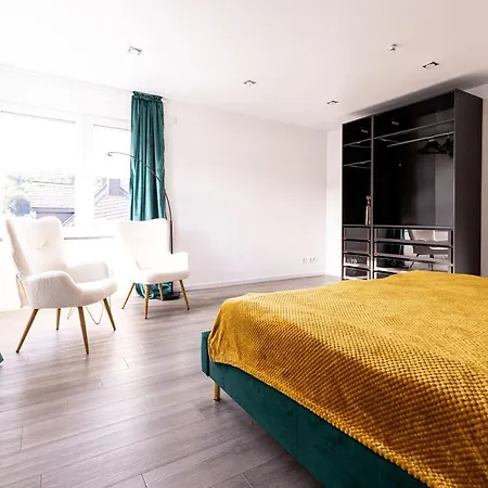 Design Zentral Fuer 6 In Andernach: Ausblick, Wifi, Kueche *