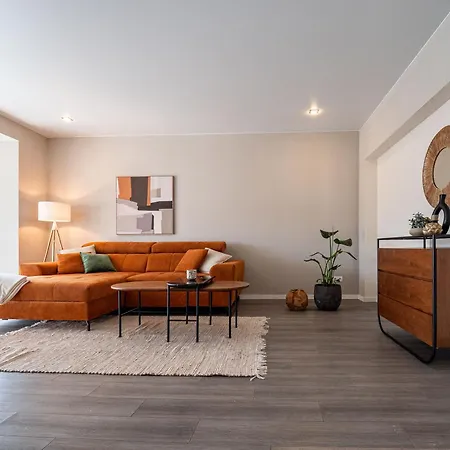 Appartamento Design Zentral Fuer 6 In Andernach: Ausblick, Wifi, Kueche *