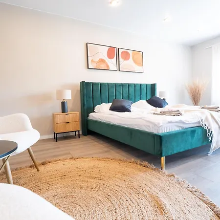 Design Zentral Fuer 6 In Andernach: Ausblick, Wifi, Kueche Appartamento