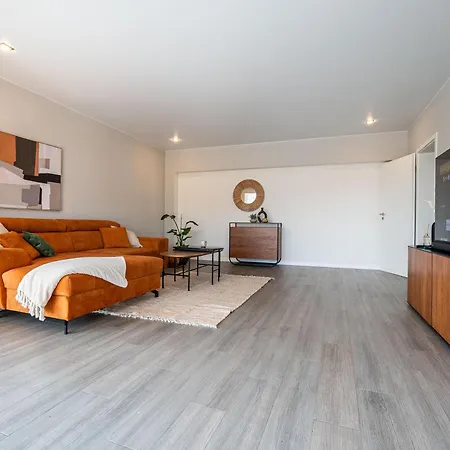 Design Zentral Fuer 6 In Andernach: Ausblick, Wifi, Kueche * Andernach