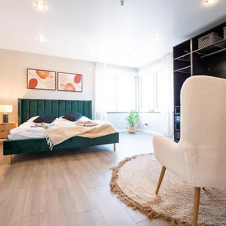 Design Zentral Fuer 6 In Andernach: Ausblick, Wifi, Kueche *