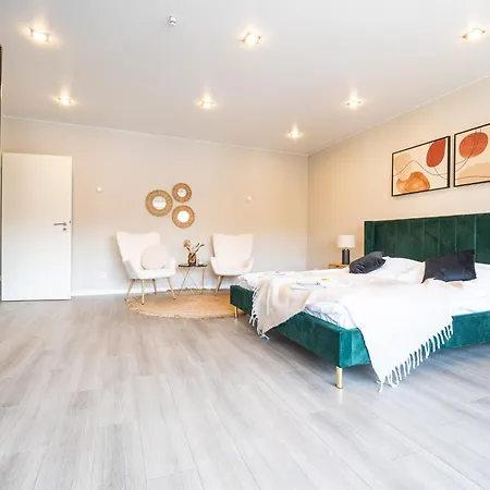 Appartamento Design Zentral Fuer 6 In Andernach: Ausblick, Wifi, Kueche *