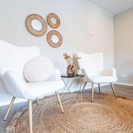 Design Zentral Fuer 6 In Andernach: Ausblick, Wifi, Kueche Appartamento *