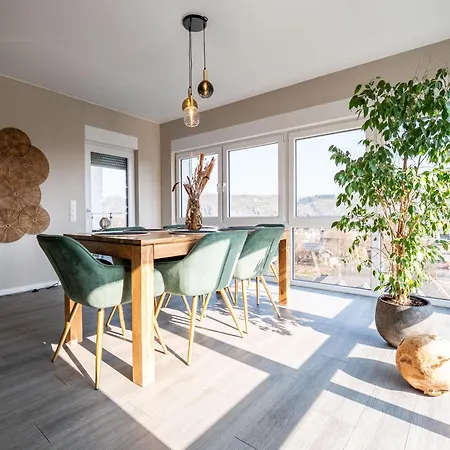 شقة Design Zentral Fuer 6 In Andernach: Ausblick, Wifi, Kueche أندرناخ
