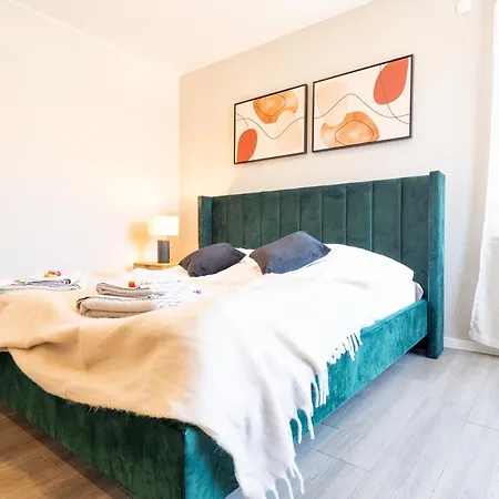 Appartamento Design Zentral Fuer 6 In Andernach: Ausblick, Wifi, Kueche