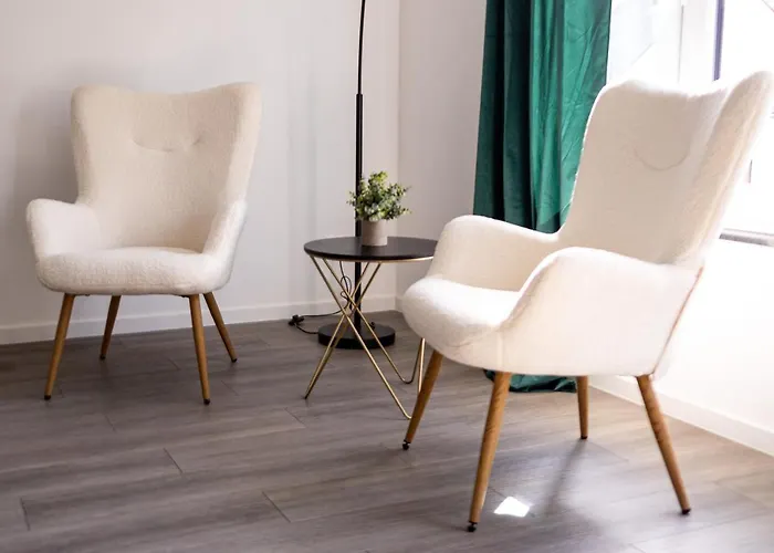 Design Zentral Fuer 6 In Andernach: Ausblick, Wifi, Kueche 公寓