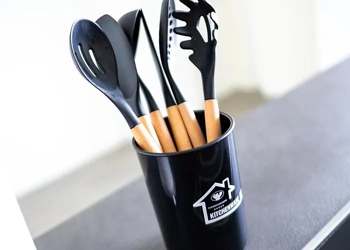 Design Zentral Fuer 6 In Andernach: Ausblick, Wifi, Kueche *