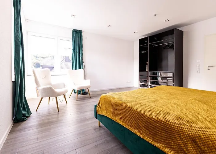 Design Zentral Fuer 6 In Andernach: Ausblick, Wifi, Kueche *