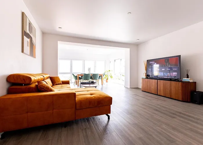 Design Zentral Fuer 6 In Andernach: Ausblick, Wifi, Kueche 公寓 安德纳赫